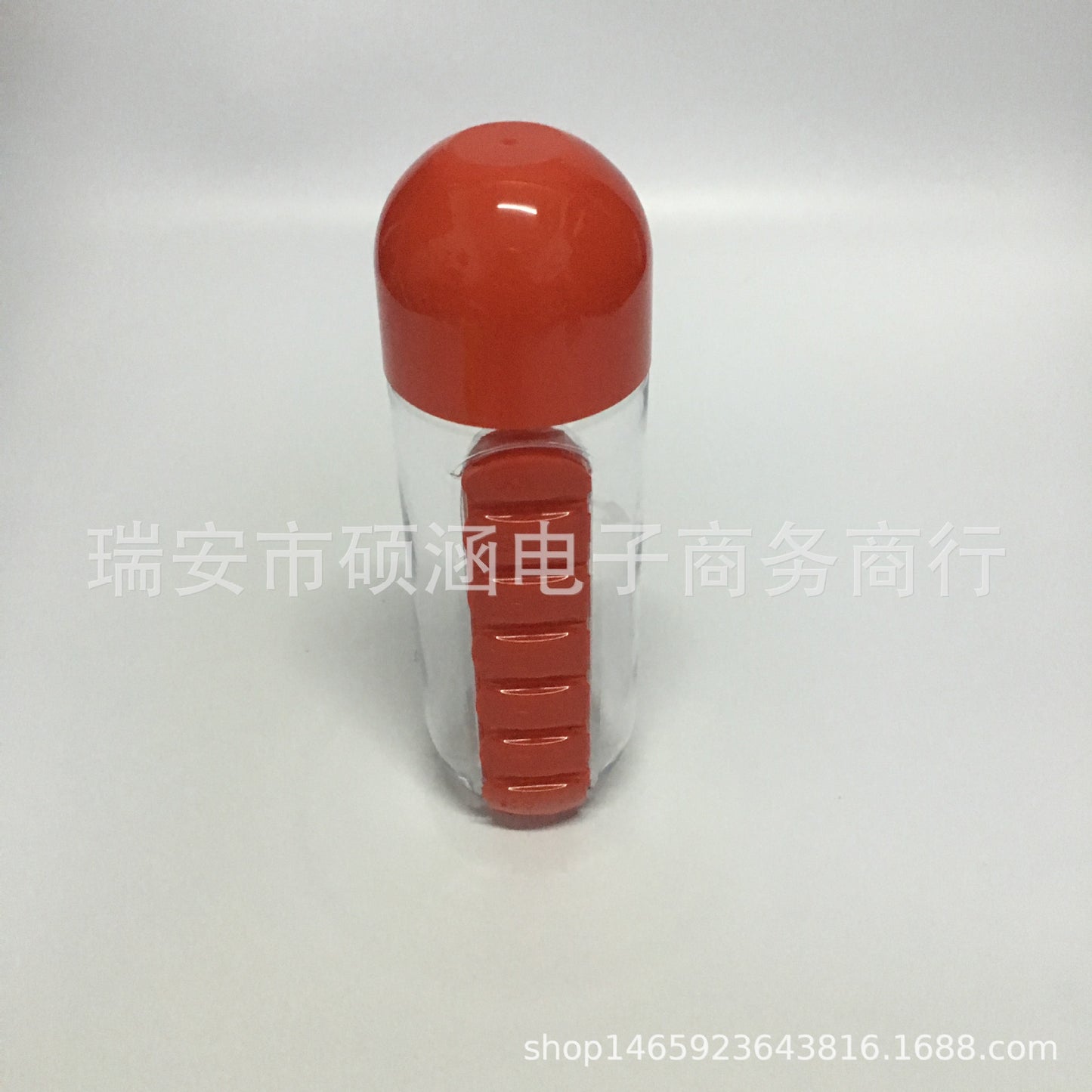 7日間携帯用ピルボックス付き多機能ウォーターボトル｜薬ケース一体型カップ 持ち運びに便利な2in1デザイン！外出先でも水分補給と薬の管理がこれ一つでOK。