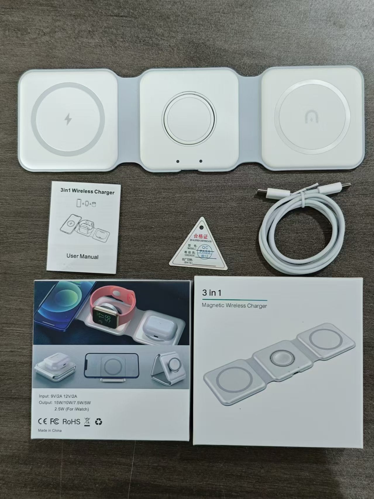 新型ワイヤレス充電器 3-in-1 急速充電スタンド 折りたたみ式 / Qi対応スマートフォン・イヤホン・スマートウォッチ用